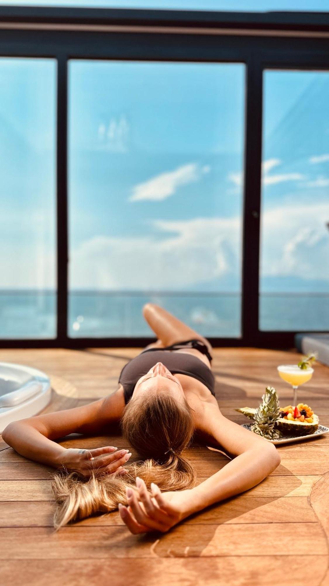 Otel Charisma De Luxe 5*